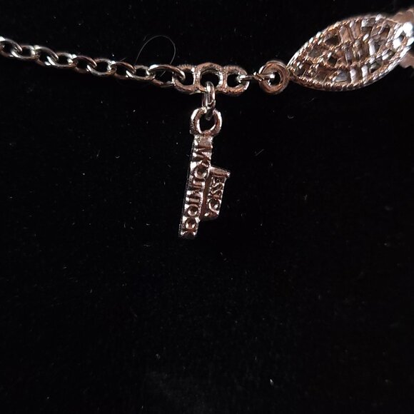 Jessica McClintock Lariat Necklace - Picture 5 of 5